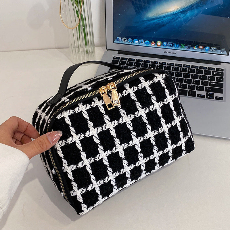 Ladies Handbag – Textured Fabric – Checked Design – Double Zipper – Handle – Elegant