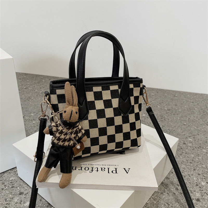 Ladies Handbag – Houndstooth Design – Adjustable Shoulder Strap – Stylish & Functional