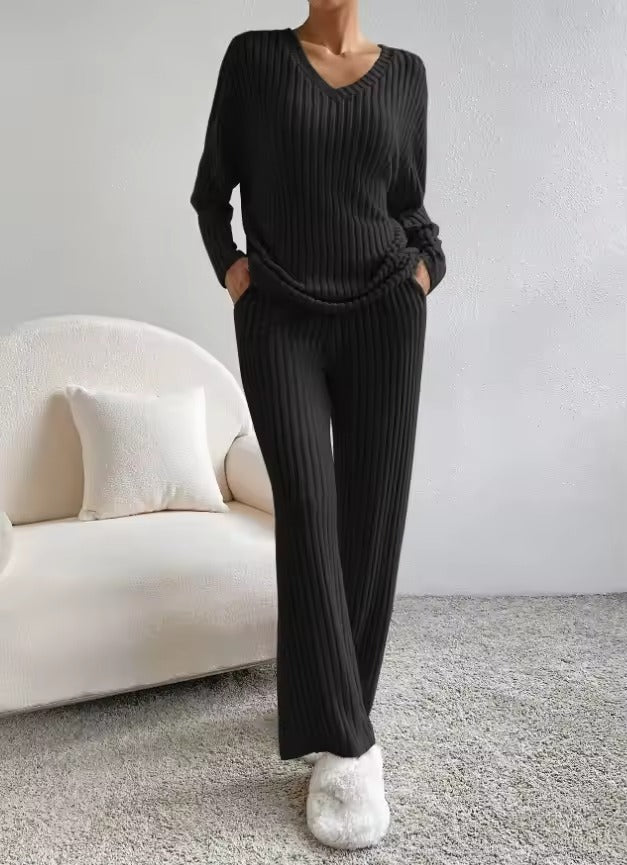 Women's Lounge Set – Ribbed – V-Neck – Wide Legs – Elastic Waist – Comfort Fit