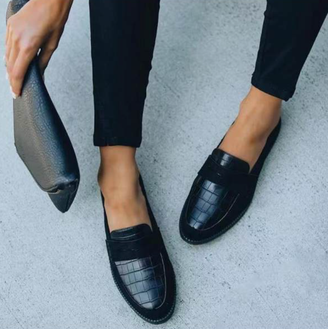 Nyla - Comfortable and Stylish Black Loafers for Women