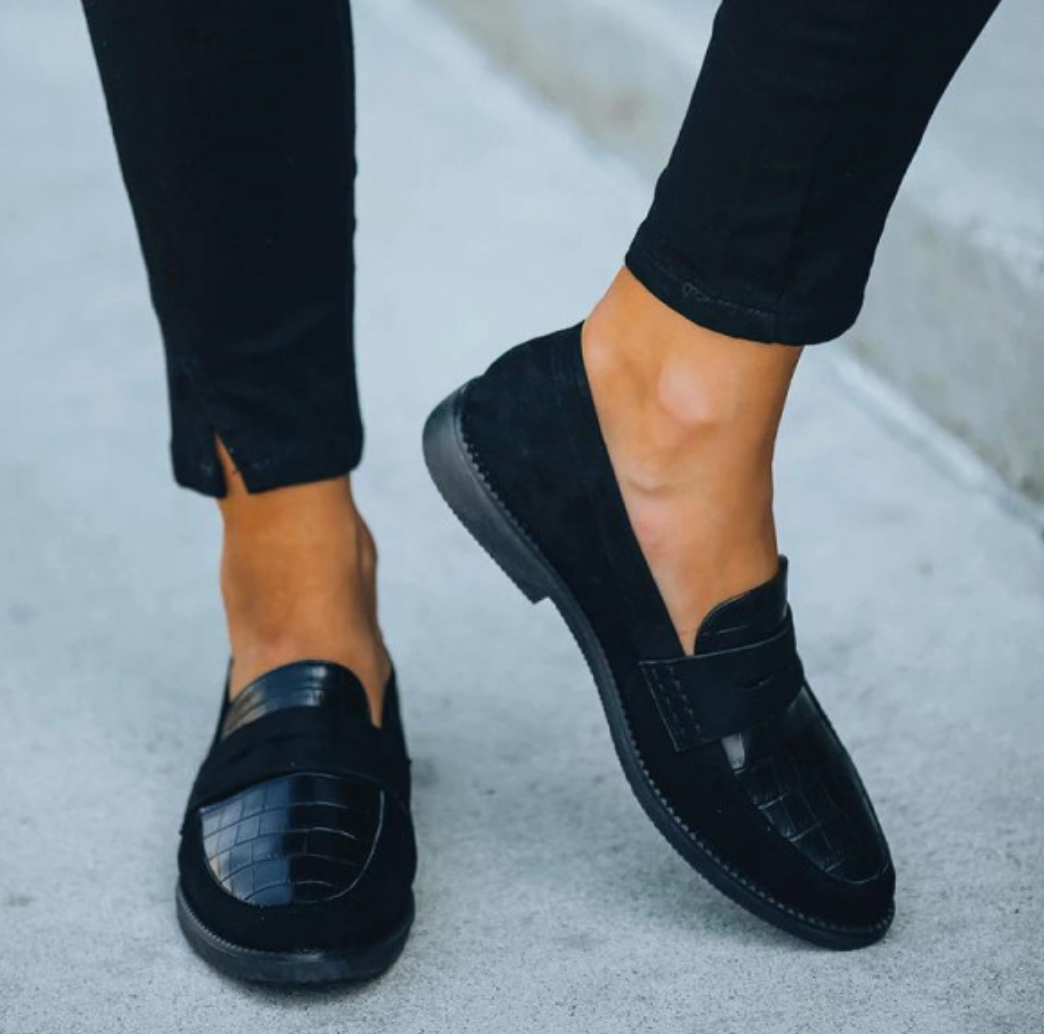 Nyla - Comfortable and Stylish Black Loafers for Women