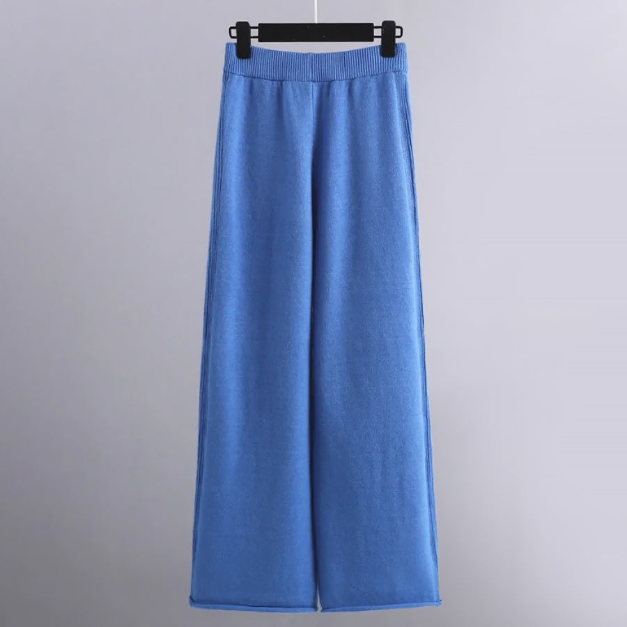 Women's Knitted Set - Chunky Turtleneck Sweater & Wide Pants - Comfortable Fit