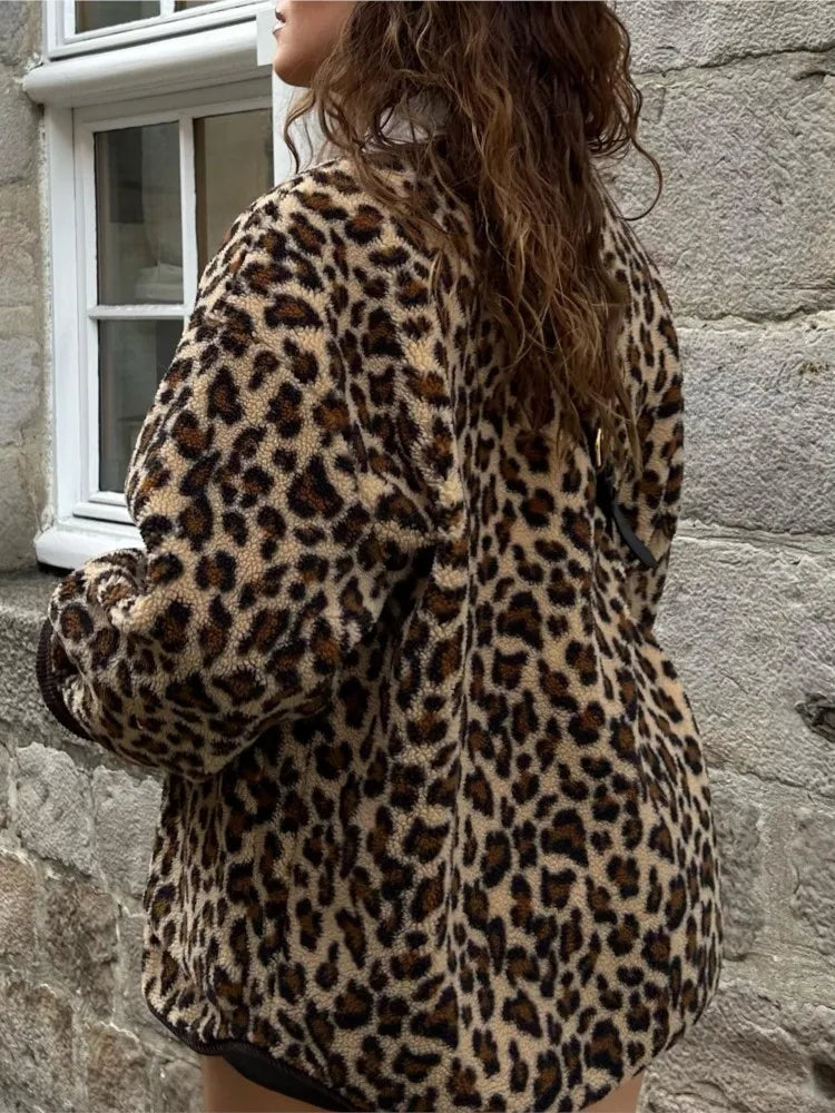 Livia™ Trendy Leopardprint Jacket - Feel Confident and Unique