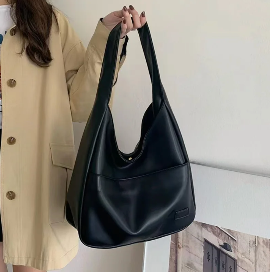 Ladies Shoulder Bag - Imitation Leather - Spacious Model - Minimalist Design - Comfortable Carrying Strap