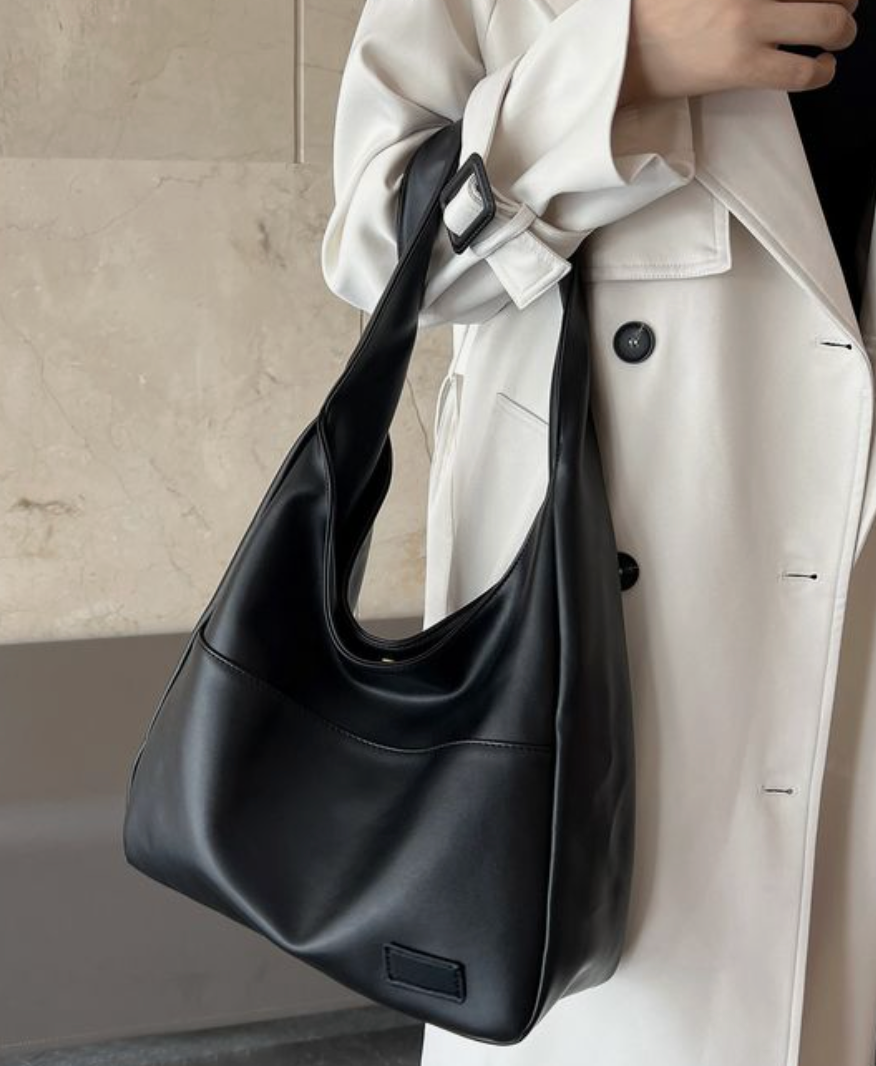 Ladies Shoulder Bag - Imitation Leather - Spacious Model - Minimalist Design - Comfortable Carrying Strap