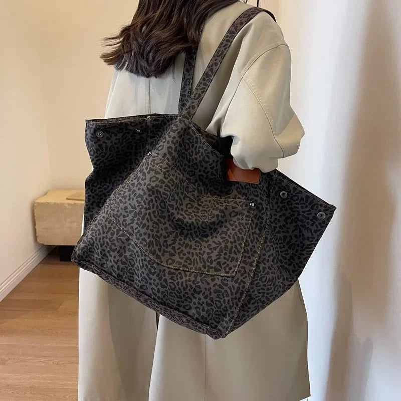 Ladies Shopper Bag - Roomy Model - Leopard Print - Canvas - Shoulder Handles