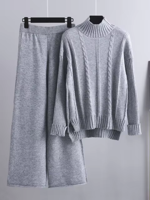 Women's Knitted Set - Chunky Turtleneck Sweater & Wide Pants - Comfortable Fit