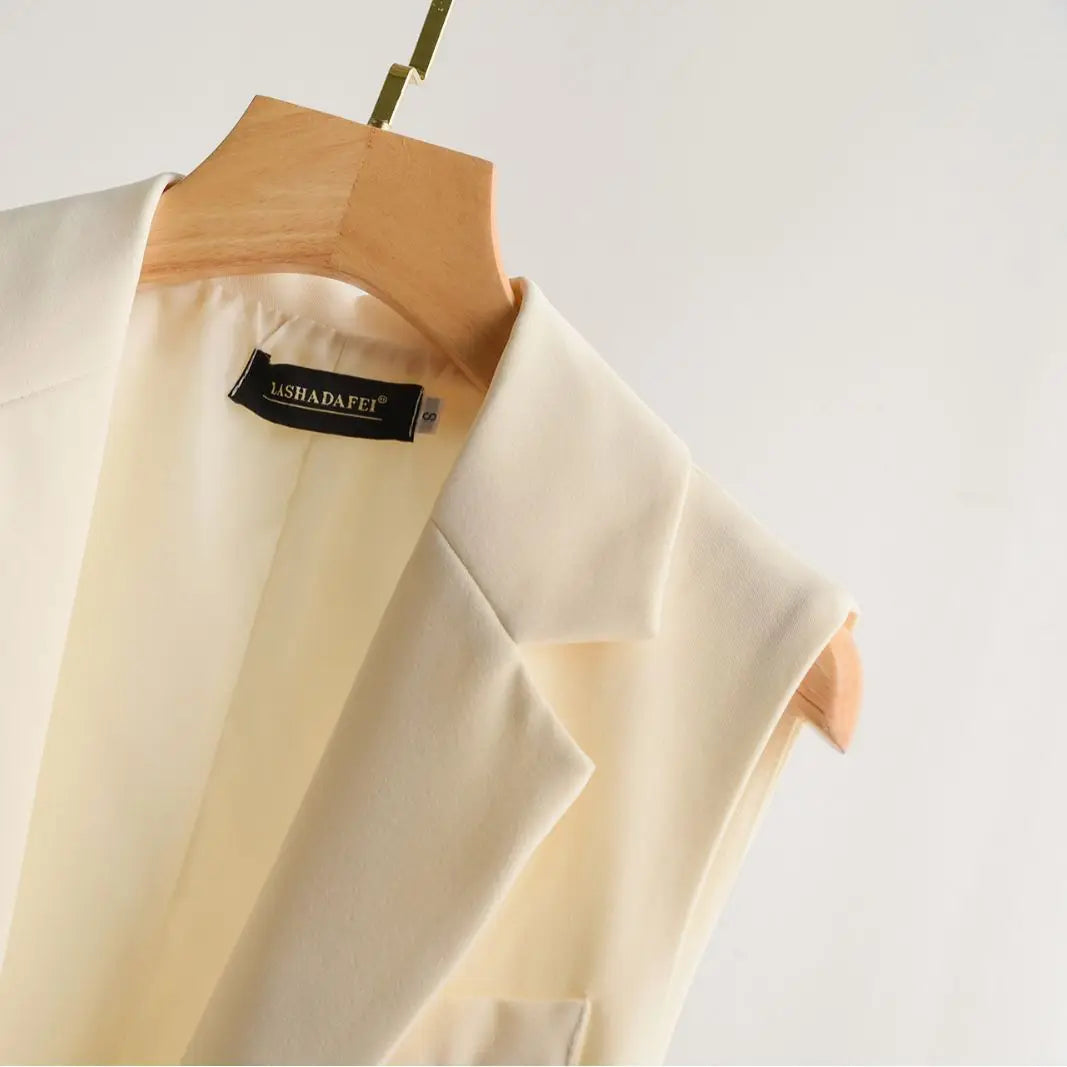 Sleeveless blazer - elegant women's suit jacket