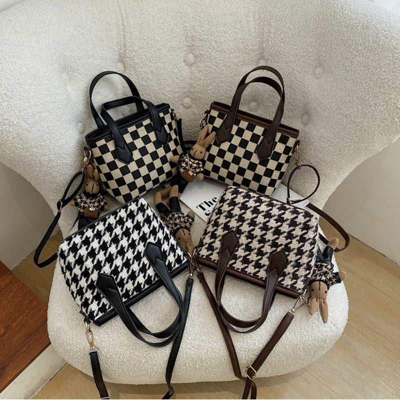 Ladies Handbag – Houndstooth Design – Adjustable Shoulder Strap – Stylish & Functional