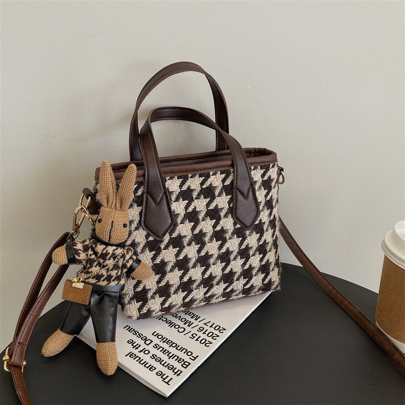 Ladies Handbag – Houndstooth Design – Adjustable Shoulder Strap – Stylish & Functional