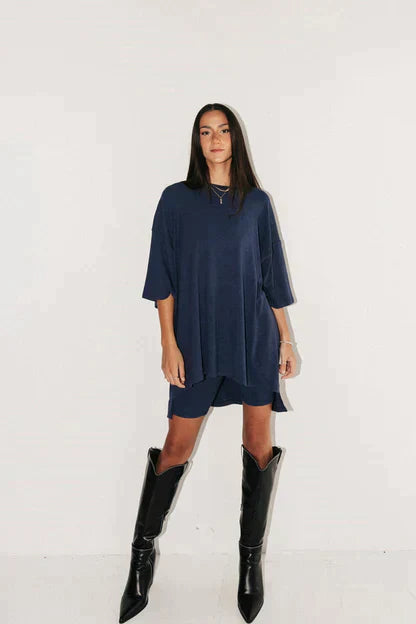 Women's Tunic Top - Oversized Fit - Three-Quarter Sleeve - Round Neck - Casual Comfort