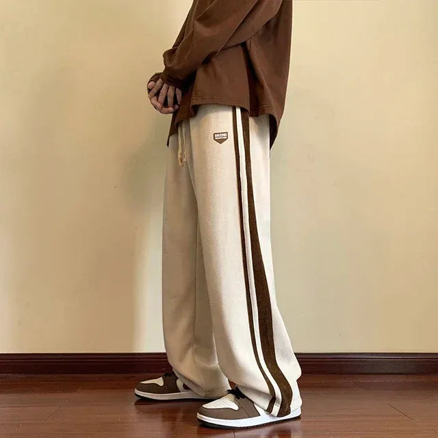 Men's Sweatpants – Baggy Fit – Soft Fleece Texture – Adjustable Waist – Sporty Stripes