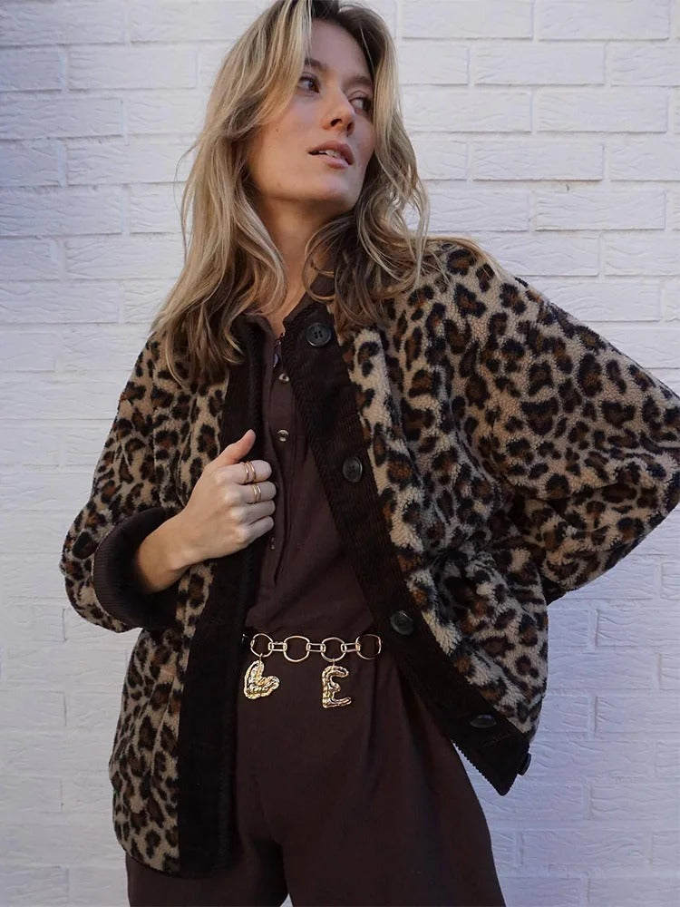 Livia™ Trendy Leopardprint Jacket - Feel Confident and Unique