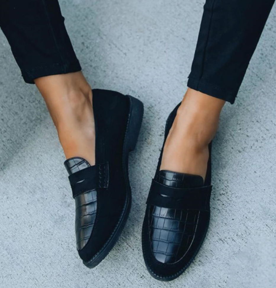 Nyla - Comfortable and Stylish Black Loafers for Women